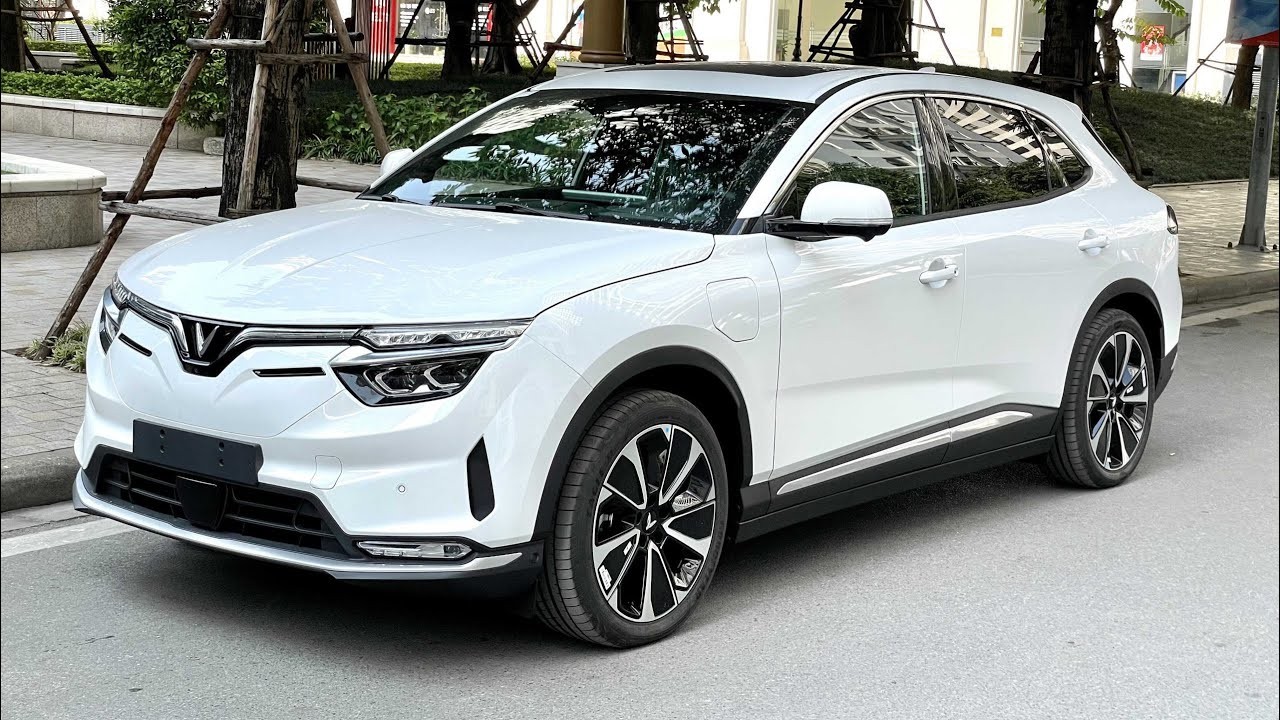 VinFast VF 8 Plus: Chi tiết Phiên bản Màu Trắng Nội thất Đen
